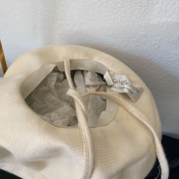 Yves Saint Laurent Mod Cream Wool Saucer Tam Hat, 1960s - Picture 4 of 7